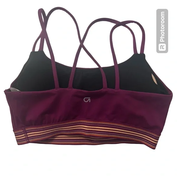 Red Gap Fit sports bra (M) and leggings (S) set - Picture 3 of 4